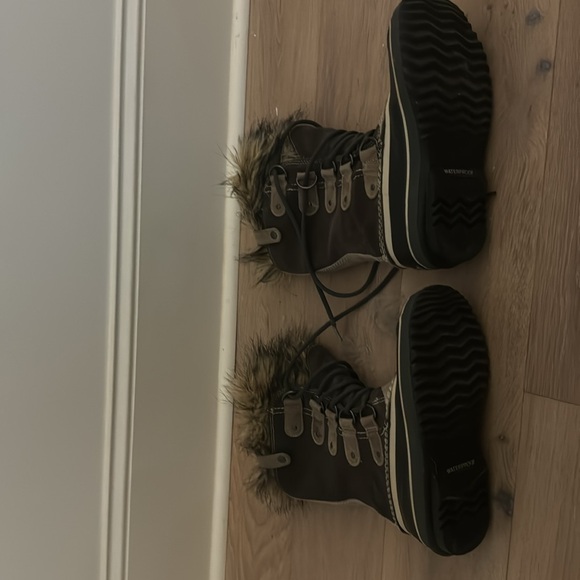 Sorel boots - Picture 5 of 6